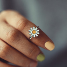 Женское кольцо с цветком, регулируемое Открытое кольцо с цветами, вечерние ювелирные изделия, 17 миль, 2019 2024 - купить недорого