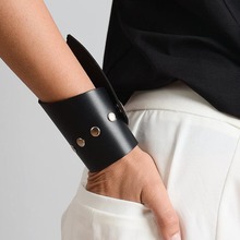 Женский кожаный браслет с заклепками, кожаный браслет ручной работы с кабелем для зарядки, 2019 2024 - купить недорого