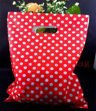 Sacolas de plástico coloridas com alça, 25x35cm, 100 pontos brancos, vermelhas, grandes, para presente, embalagem para compras, sacola de plástico com alça 2024 - compre barato