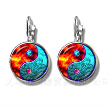 Pendientes de tuerca con símbolo de dos ojos en blanco y negro, joyería chapada en cúpula de cristal plateada, Yin Yang, regalo de Harmony 2024 - compra barato