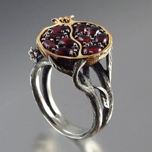Винтажное кольцо с красным гранатом, европейские и ювелирные изделия из Америки, женское кольцо с большим гранатом в стиле бохо, роскошные кольца с кристаллами для свадебной вечеринки anello 2024 - купить недорого