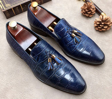 England Style Men Fashion Pointed Toes Blue Crocodile Pattern Slip On Dress Shoes Men All Season Handmade Tassel Work Shoes 2024 - buy cheap