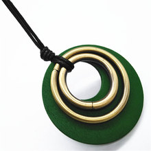 Collar de moda de círculo grande verde, colgantes de madera de cuero vintage, Collar de mujer, cadena de suéter, joyería negra 2024 - compra barato