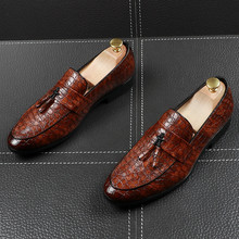 Mocassins masculinos de crocodilo com borlas, calçados casuais para festa, casamento, baixo, design moderno, 2019 2024 - compre barato
