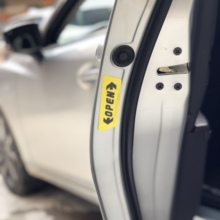 Pegatina de advertencia de apertura de puerta de coche, pegatina de seguridad para Nissan Quest GT-R 370Z Note Sway Micra Pulsar Maxima Terra KICKS IMQ Rogue Xmotion 2024 - compra barato