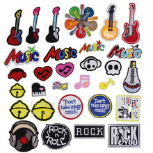 Timbre de guitarra con notas musicales de Rock, 10 Uds., parche bordado con apliques de dibujos animados, accesorio artesanal, envío Clam 2024 - compra barato