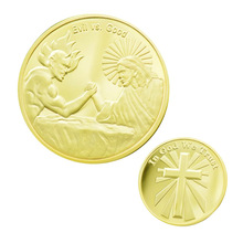 Moneda chapada en oro en Dios que confiamos en el mal vs buena cruz cristiana fe monedas de desafío 2024 - compra barato
