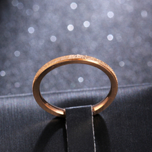 MOREDEAR 2 мм розовое золото Отделка кисточкой Титан Нержавеющая сталь кольцо обручальное Обручальное кольцо для мужчин женщин пары хвост кольцо 2024 - купить недорого