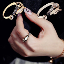 Хит продаж, женское модное регулируемое кольцо с головой лошади зебры, кольцо для открытия указательного пальца, характерное Ювелирное кольцо 2024 - купить недорого