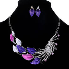 Женское винтажное ожерелье с подвеской, Элегантные ожерелья и кулоны с перьями в виде этнического павлина, 2019 2024 - купить недорого