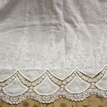 Tecido de renda delicada pano de algodão bordado largura da flor 125cm faça você mesmo vestimenta cortina vestido com sucesso branco 2024 - compre barato