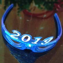 2019 светодиодные Оски с подсветкой светящиеся новые светящиеся очки для вечеринки игрушки для бара Рождество KTV цвет случайный 2024 - купить недорого