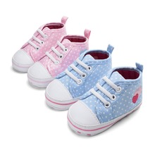 Парусиновая обувь для новорожденных, обувь для начинающих ходить с надписью Love, эластичная лента, с принтом в горошек 2024 - купить недорого
