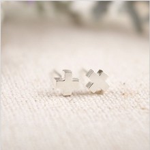 Moda delicada pequena cruz brincos de um sinal mais brincos de orelha em forma de cruz brincos de orelha letra "x" para mulher 2024 - compre barato