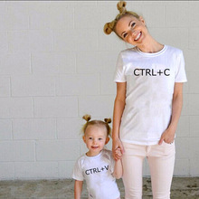 Одинаковая футболка для мамы с принтом Ctrl + C и Ctrl + V, 1 шт., Детский боди, идеально подходит для дня мамы, раздельная покупка, семейная одежда 2024 - купить недорого
