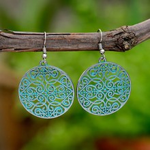 Pendientes colgantes de Color plateado antiguo para mujer, aretes redondos Retro ahuecados, joyería tibetana, flores étnicas, HQE502, 2019 2024 - compra barato