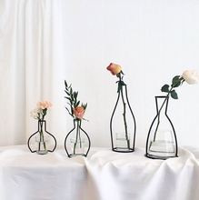 Ретро стиль скандинавские минималистичные абстрактные линии вазы черная железная ваза для цветов сушеный цветок 2024 - купить недорого