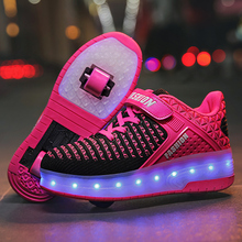 Новинка; розовый цвет; USB зарядка; модная обувь для девочек и мальчиков; обувь для катания на роликах; Детские кроссовки с колесами; два колеса 2024 - купить недорого