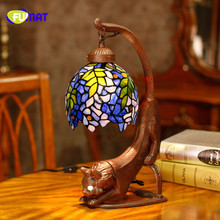 FUMAT художественная настольная лампа в античном стиле Тиффани, ретро витражное стекло, Глициния, затеняющий Настольный светильник для гостиной, кровати, комнаты, прикроватная подставка, лампа 2024 - купить недорого