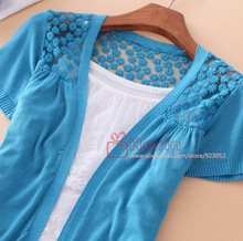 2017 Nova Frete grátis Verão Mulheres Lace Doce 9 Cor Crochet escavar Malhas Blusa Sweater Cardigan de manga curta 2024 - compre barato