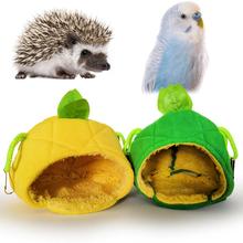 Cama colgante para mascotas pequeñas, nido con forma de fruta de dibujos animados, conejillo de indias, erizo, casa cálida, 1 unidad 2024 - compra barato