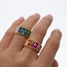 Anillo de dos filas de banda de compromiso de zirconia cúbica dorada con baguette de arco iris para mujer, joyería elegante de moda preciosa de alta calidad 2024 - compra barato