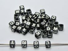 Letras del alfabeto surtidas, negro, 200, cuentas de cubo, 7x7mm 2024 - compra barato