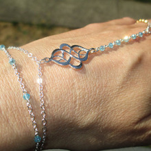 Nueva gran oferta de moda Vintage regalo cadena azul hueco pulsera de cristal con flores abalorio de metal pulseras de la joyería para las mujeres 2024 - compra barato