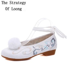 Women Spring Autumn Summer Casual Round Toe Lace Canvas Shoes China Style Embroiders Low Heels Sewing Dancing Shoes 20190317 2024 - buy cheap