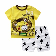 Комплекты одежды для маленьких мальчиков, весенне-летняя модная футболка с рисунком льва для отдыха + шорты, Одежда для новорожденных девочек, детский спортивный костюм, DS19 2024 - купить недорого