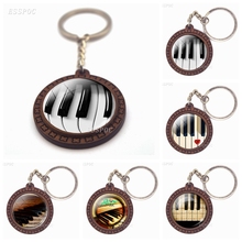 Chaveiro de piano com instrumentos musicais, chaveiro de madeira com cabochão de vidro de piano retrô, presente artesanal para amantes de música 2024 - compre barato