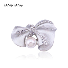 TANGTANG Bowknot Brooch For Woman Lovely Rhinestone Brooch Pin Simulated Pearl Matt Shiny Label Pin Wedding Jewelry 2024 - buy cheap