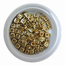 Contas de acrílico douradas com impressão em h., cubo de 6x6mm com nome e pulseira faça você mesmo. atacado. 2024 - compre barato