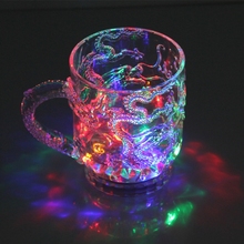 Vasos de cerveza de Dragon LED inductivo multicolor, tazas de luz brillante para fiesta 2024 - compra barato