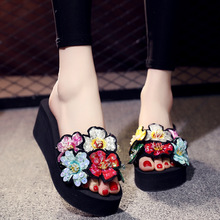 Chinelos com cunha de cristal feminino, sandália de marca colorida com fundo grosso de flor, sapatos de praia para mulheres, sapatos de plataforma 2024 - compre barato