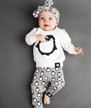 Bebê recém-nascido roupas do menino 2018 outono bonito dos desenhos animados pinguim topos + calças bandana 3 peças roupas bebê infantil 2024 - compre barato
