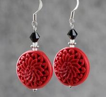 Pendientes de cinabrio tallados en rojo con flor perfecta para mujer, joyería de laca tallada a la moda, Pendientes colgantes de plata S925 C-40 2024 - compra barato