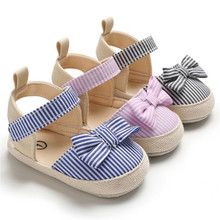 2019 bebé recién nacido niños niña lona princesa Sandalias Zapatos de cuna blandos rayas Bowknot niño Prewalker verano 2024 - compra barato