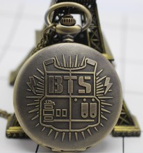 Reloj de bolsillo de cuarzo BTS Vintage para hombre y mujer, colgante analógico con cadena, regalo de cumpleaños, bronce PA36 2024 - compra barato
