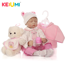 KEIUMI 22 дюйма 55 см кукла для новорожденных с мягким силиконовым винила игрушка для девочек Реалистичная кукла для новорожденных ткань боди для детей рождественские подарки 2024 - купить недорого