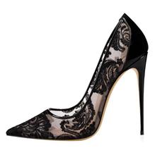 Zapatos de tacón superalto con encaje negro para mujer, calzado con puntera sexy puntiaguda, con flores negras, 12CM 2024 - compra barato