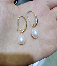 Pendientes de 8mm para mujer, joyería con perlas blancas, pendientes de gancho de color dorado, perlas naturales reales de agua dulce 2024 - compra barato