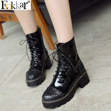 Eokkar 2020 botas de tornozelo feminino round toe bing quadrado salto médio rendas até botas de inverno de couro patente botas de senhoras tamanho 34-43 2024 - compre barato