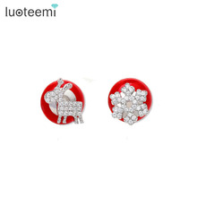 LUOTEEMI Moda Mujeres Santa Claus Ciervos del Copo de Nieve Precioso Simular-Perla Joyería Del Perno Prisionero de Navidad de Doble Cara Roja 2024 - compra barato