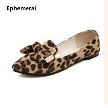 Zapatos planos de talla grande para mujer, calzado con estampado de leopardo y lazo, con punta puntiaguda, estilo chino, 48, bolso zapatos a juego, color marrón, Italiano 2024 - compra barato