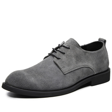 Sapatos sociais masculinos de couro camurça, calçados com design britânico para negócios, estilo oxford, sapatos baixos para escritório, tamanho grande 38-47, 2019 2024 - compre barato