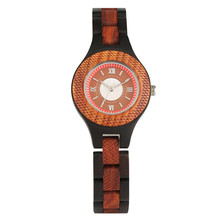 Часы наручные женские кварцевые с маленьким циферблатом, элегантные модные с тонким деревянным браслетом, красный цвет, подарок для девушки 2024 - купить недорого