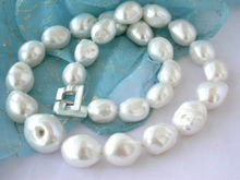 Благородные женские Подарочные ювелирные изделия с застежкой, большие белые ожерелья в стиле барокко 925, 100% натуральный пресноводный жемчуг, высокое качество 2024 - купить недорого
