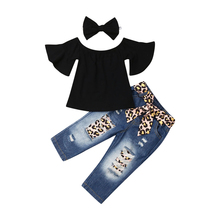 Комплект детской одежды из 3 предметов с леопардовым принтом для маленьких девочек, хлопковый укороченный топ, футболка рваные джинсы + повязка на голову, комплект летней одежды для малышей 2024 - купить недорого