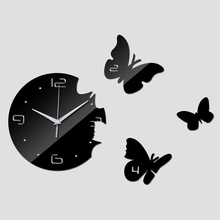 Лучшие продажи diy наклейки часы для гостиной акриловые зеркальные часы-Наклейка 3d бабочка настенные украшения для дома 2024 - купить недорого